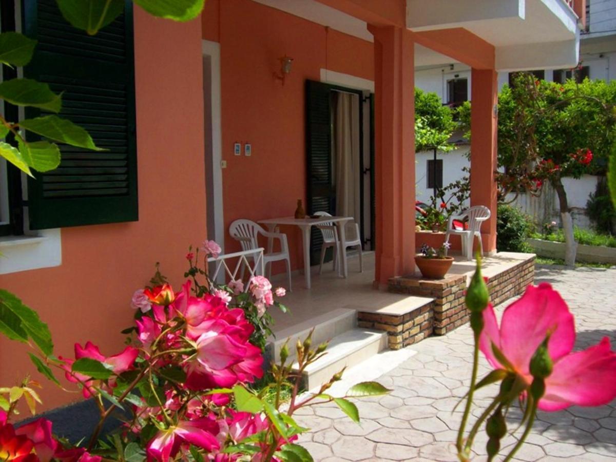 Villa Martha Benitses  Rum bild